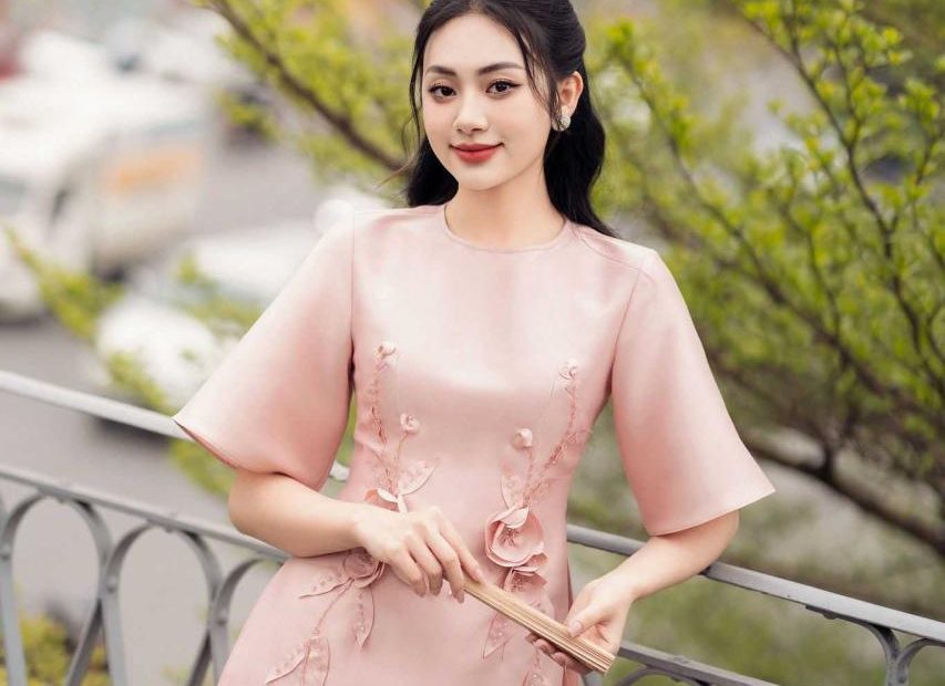 Áo Dài Cổ Tròn Tay Cánh Tiên Ad105