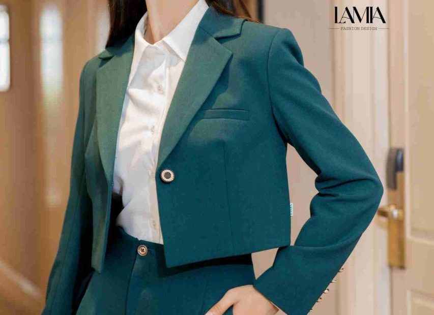 Muôn Kiểu Áo Vest Nữ Đẹp Cho Nàng Tự Tin Khi Diện