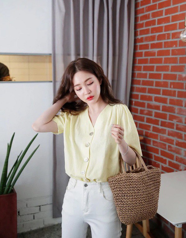 Những Mẫu Áo Vừa Xinh Lại Mát Mẻ Nên Có Trong Mùa Hè Sắp Tới