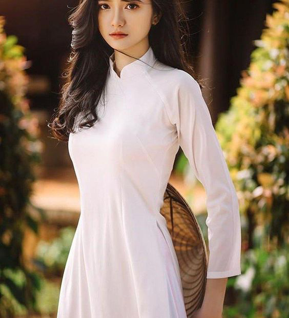 3 Mẫu Áo Dài Trắng Đẹp Nhất Mà Các Nàng Nên Mặc Thử